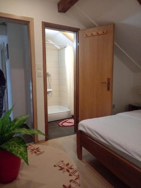 Guesthouse Marton Jezerce Luaran gambar