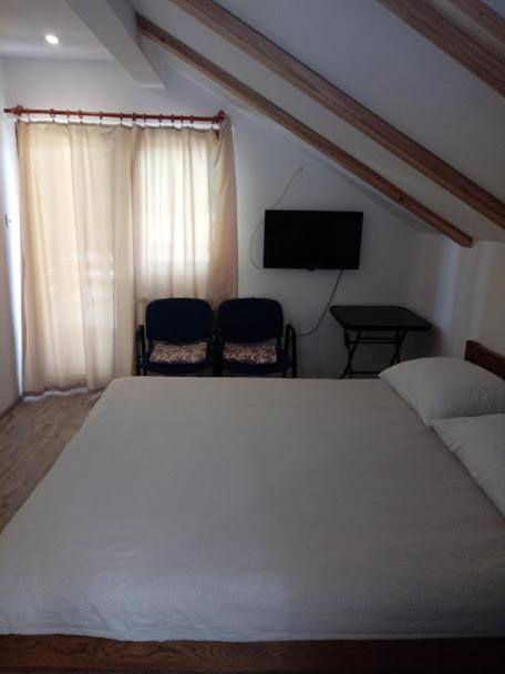 Guesthouse Marton Jezerce Luaran gambar