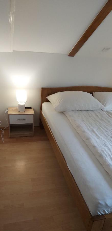Guesthouse Marton Jezerce Luaran gambar