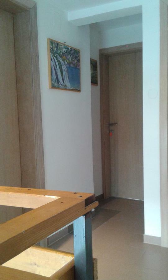 Guesthouse Marton Jezerce Luaran gambar