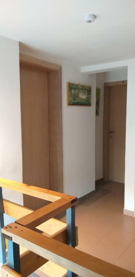 Guesthouse Marton Jezerce Luaran gambar